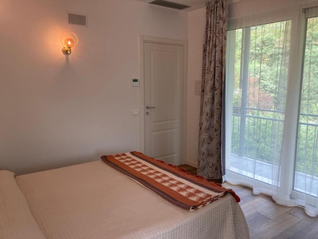 Biancogelso B&B Vegan Gardone Riviera Ngoại thất bức ảnh